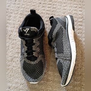 Vionic Flex Sierra Black and Gray Athletic Sneakers